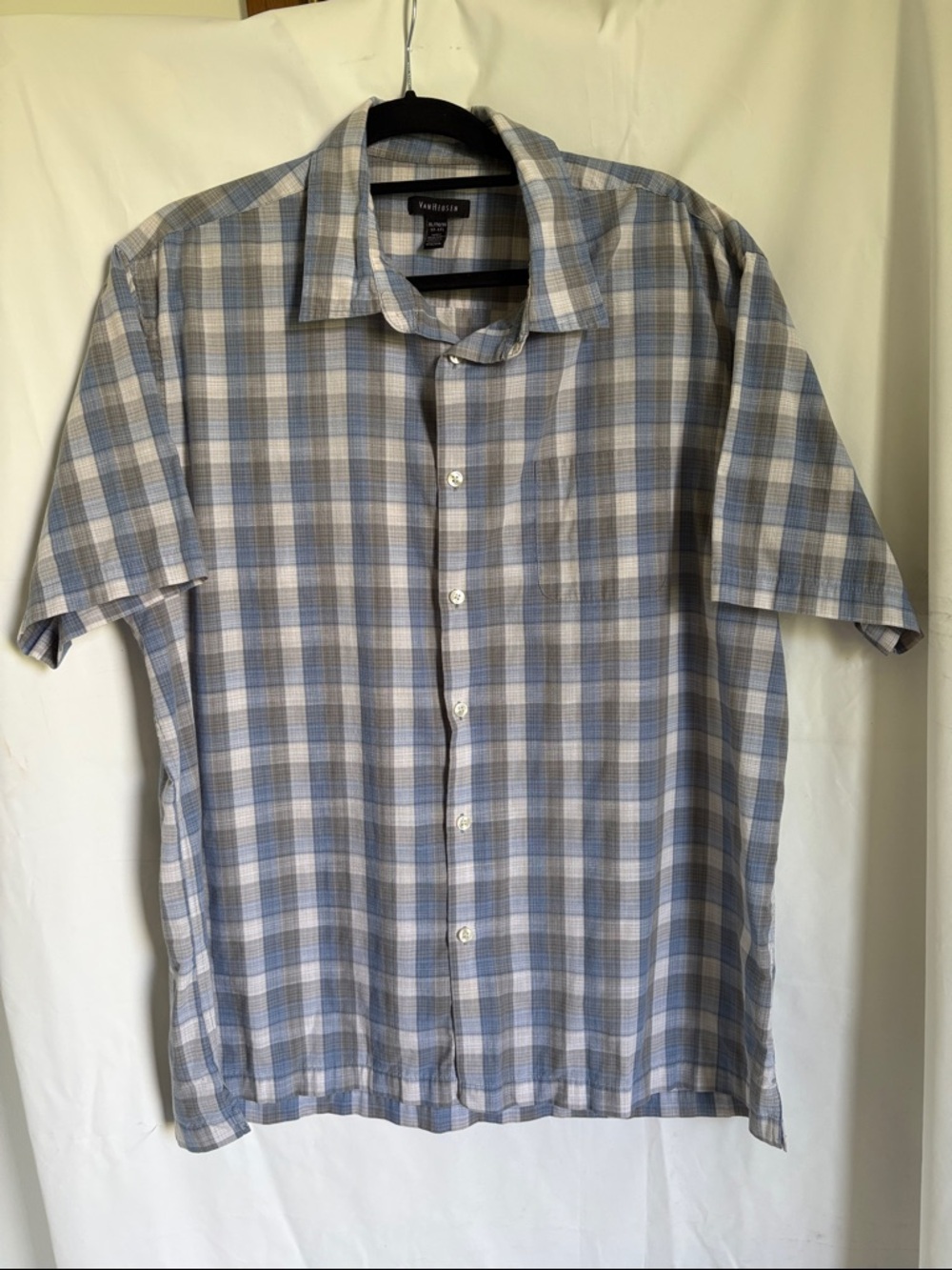 Van Heusen Light Blue and Gray Plaid Short Sleeve Button-Down Shirt size XL